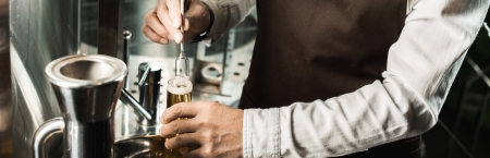 Abfüllung Brauerei-Adobe Stock 250817793